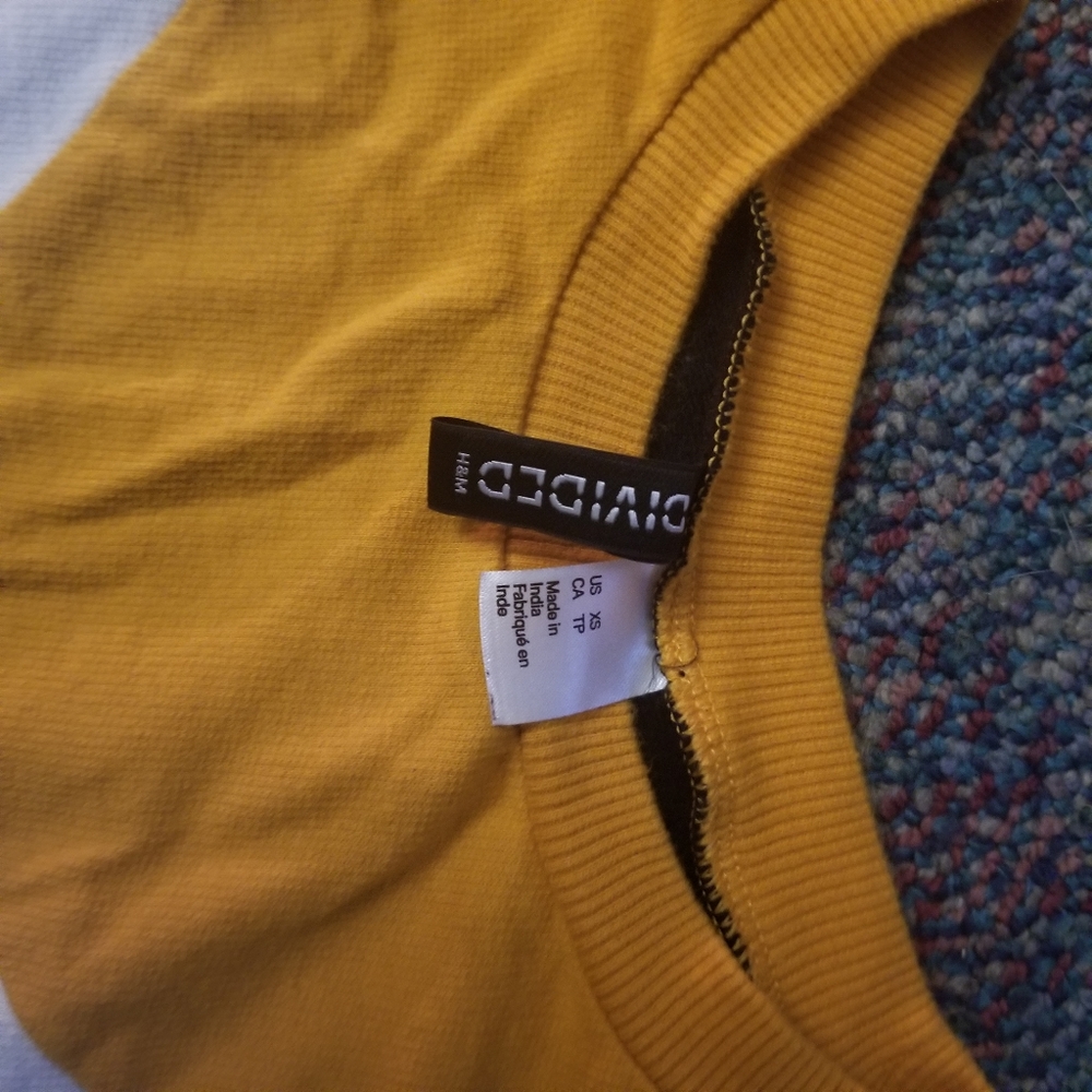 H&M Divided Top - Picture 3 of 3